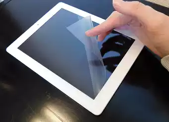 Antibacteriële screenprotector voor elk beeldscherm. Antireflex screenprotector. Ontspiegel beeldscherm van apparaat.